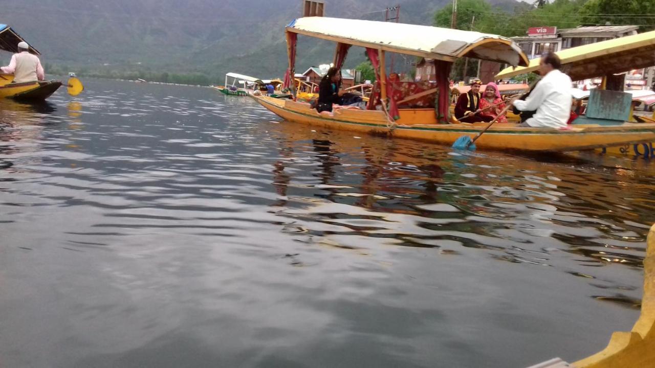 Houseboat Zaindari Palace Srīnagar Dış mekan fotoğraf