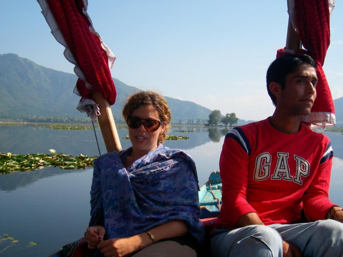 Houseboat Zaindari Palace Srīnagar Dış mekan fotoğraf