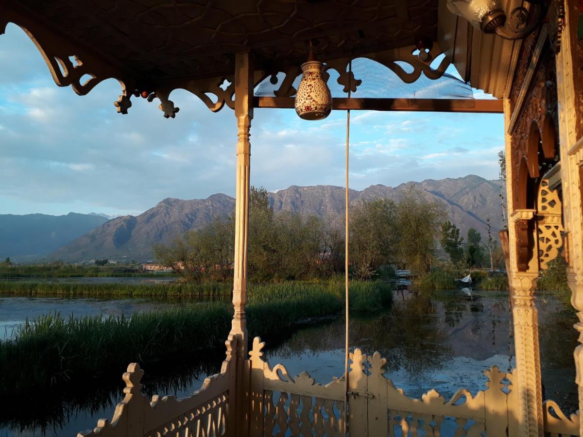 Houseboat Zaindari Palace Srīnagar Dış mekan fotoğraf