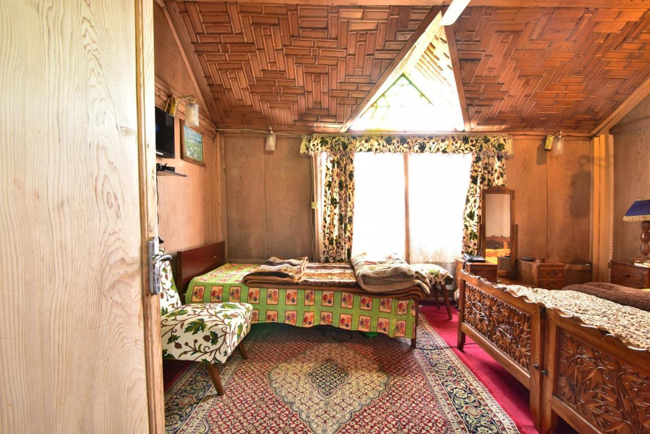 Houseboat Zaindari Palace Srīnagar Dış mekan fotoğraf