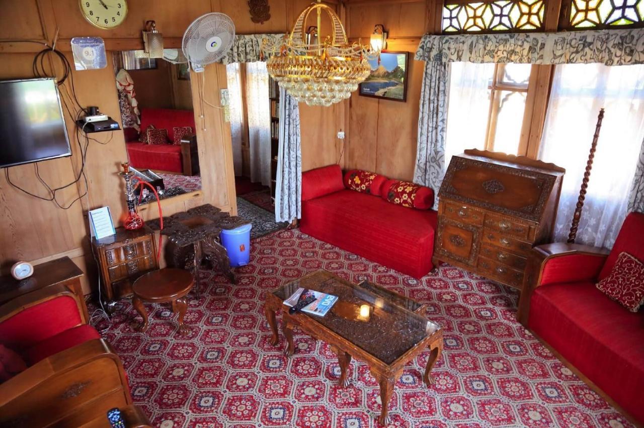 Houseboat Zaindari Palace Srīnagar Dış mekan fotoğraf
