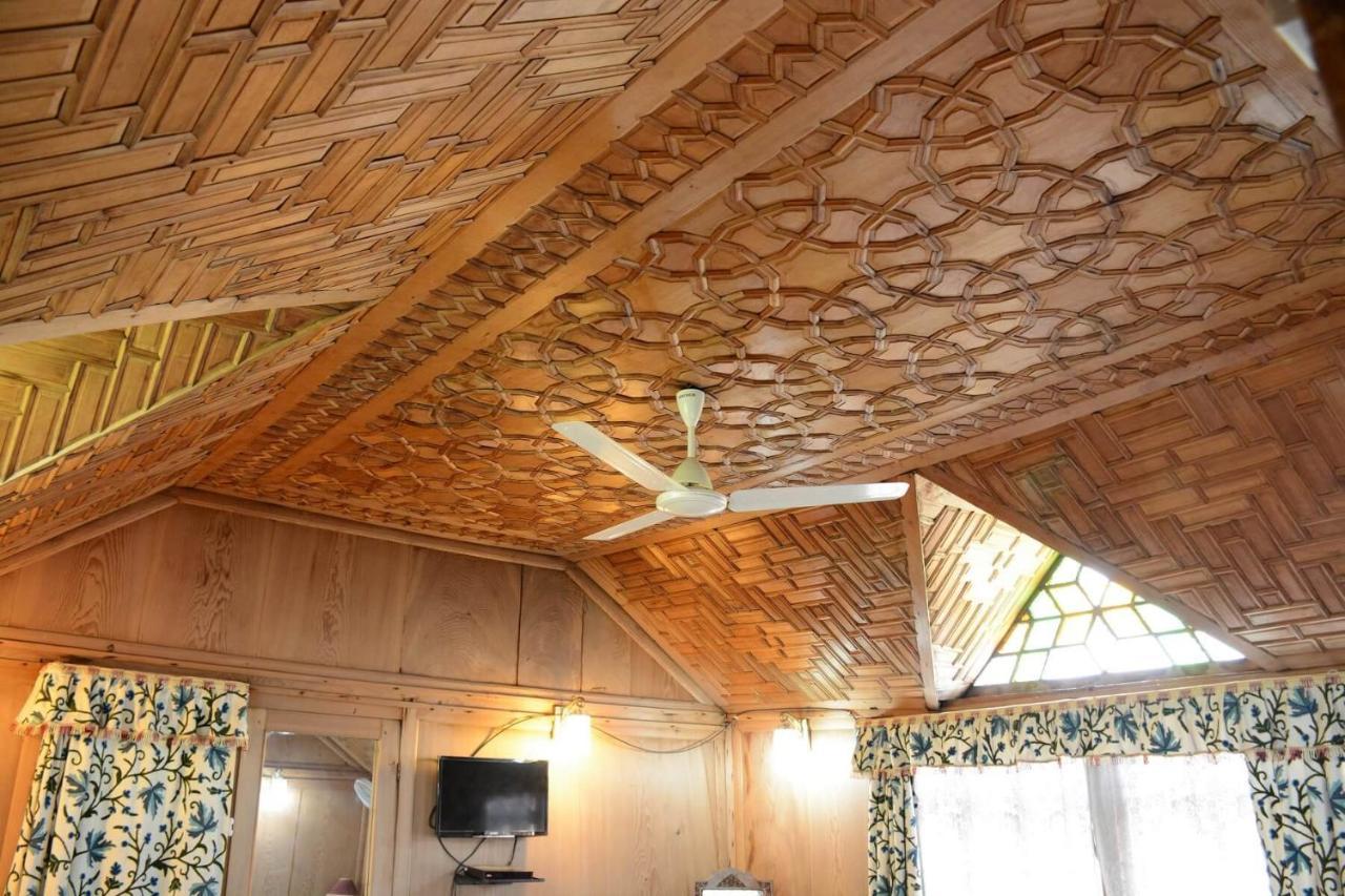 Houseboat Zaindari Palace Srīnagar Dış mekan fotoğraf