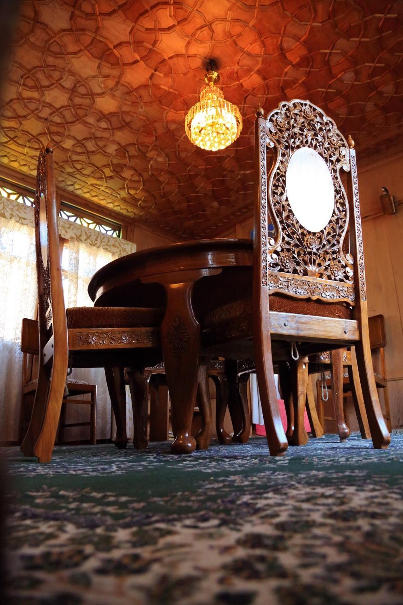 Houseboat Zaindari Palace Srīnagar Dış mekan fotoğraf