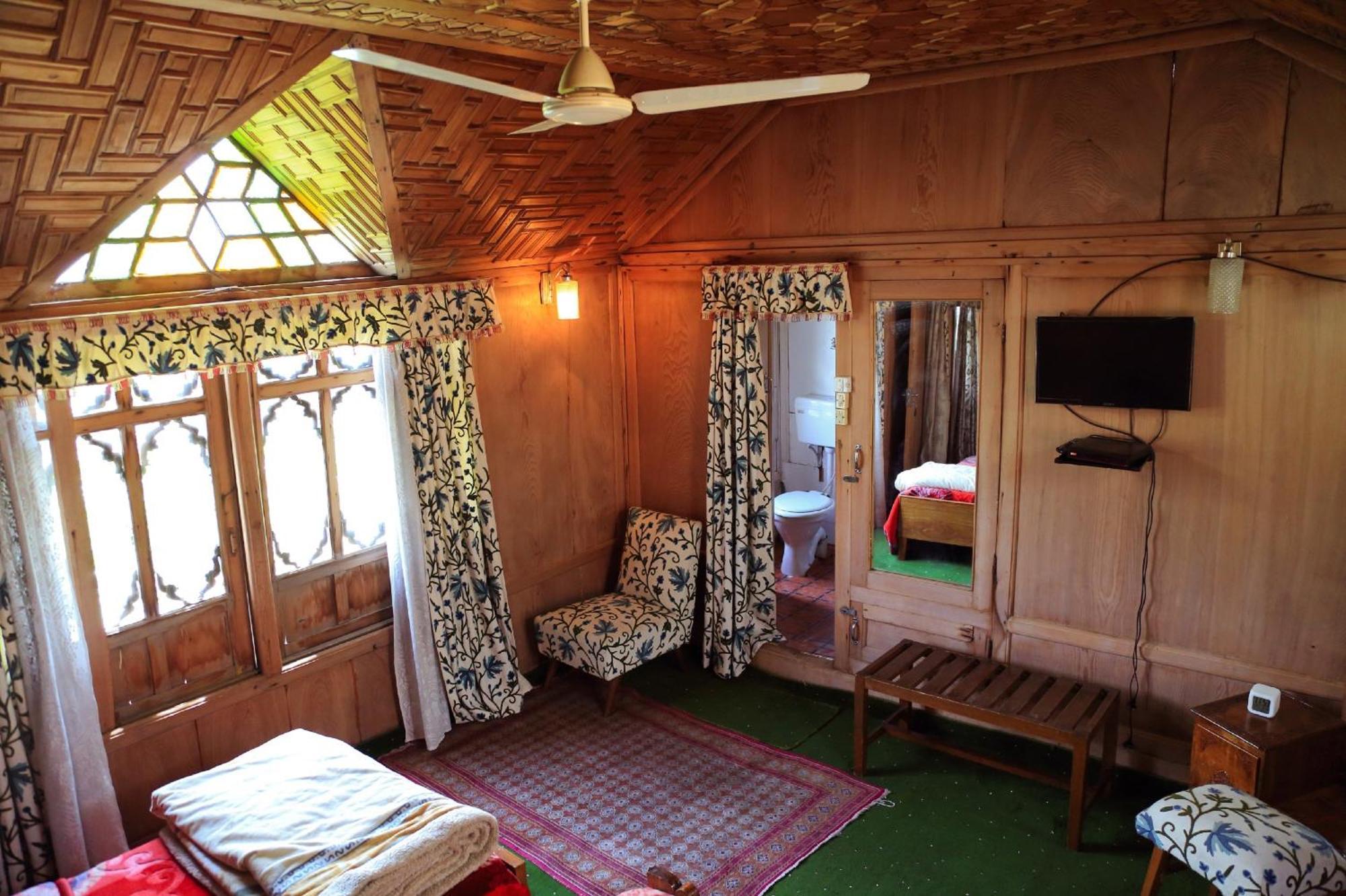 Houseboat Zaindari Palace Srīnagar Dış mekan fotoğraf