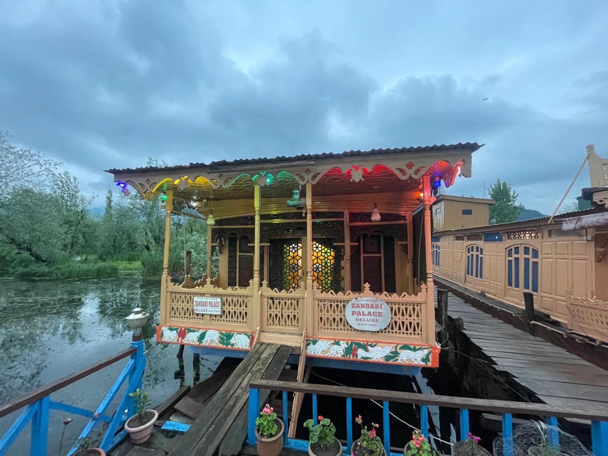 Houseboat Zaindari Palace Srīnagar Dış mekan fotoğraf
