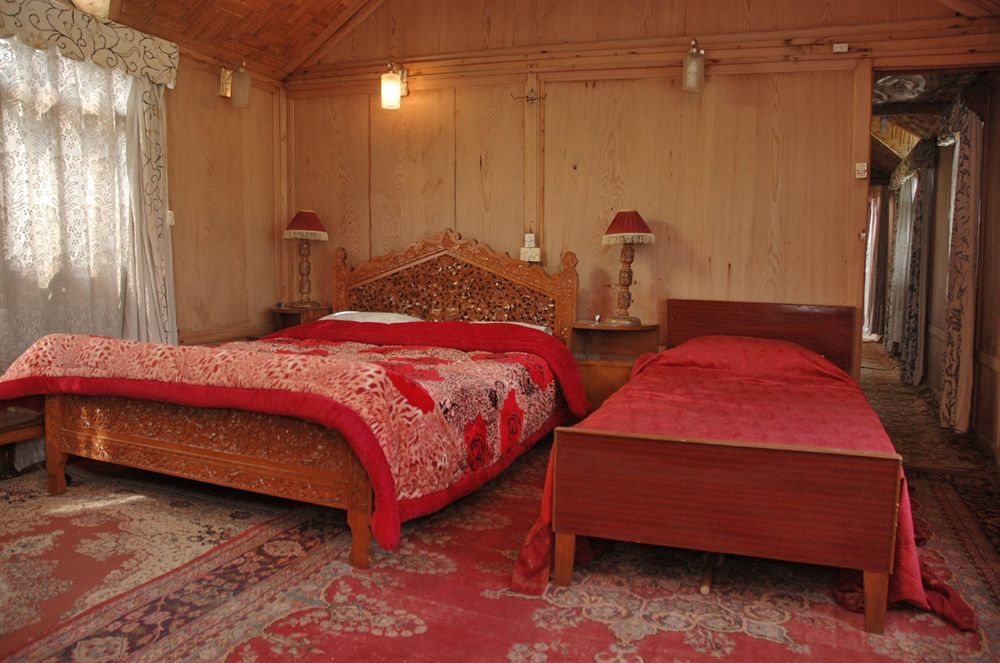 Houseboat Zaindari Palace Srīnagar Dış mekan fotoğraf