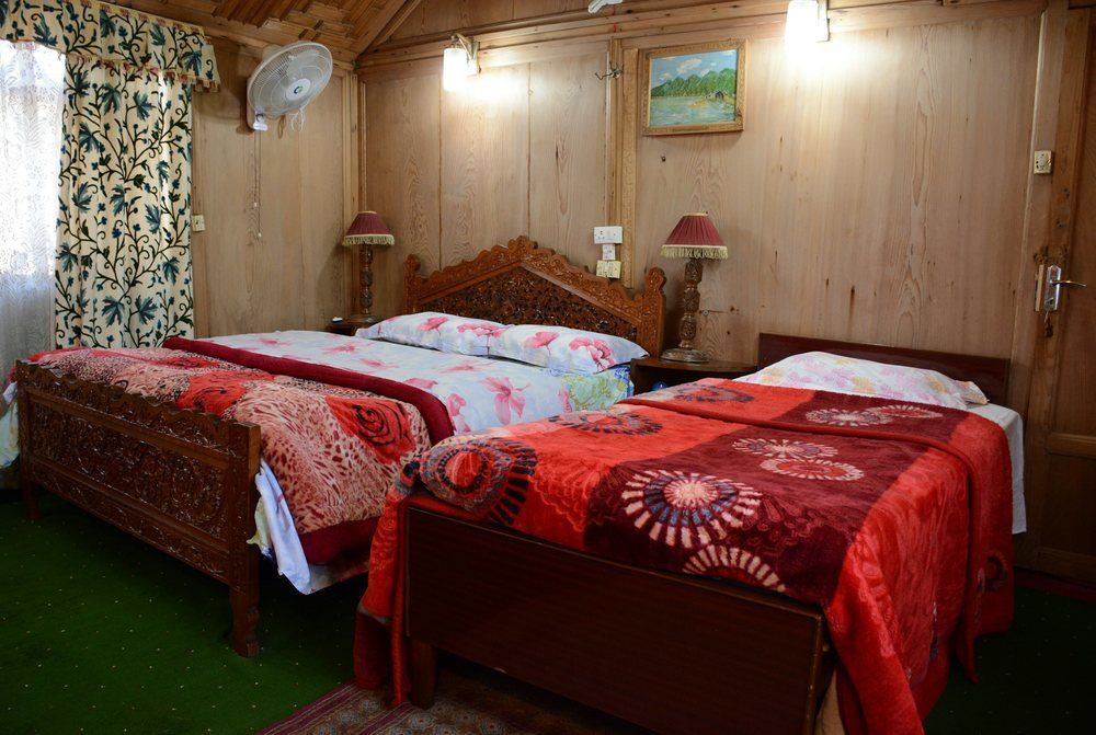 Houseboat Zaindari Palace Srīnagar Dış mekan fotoğraf
