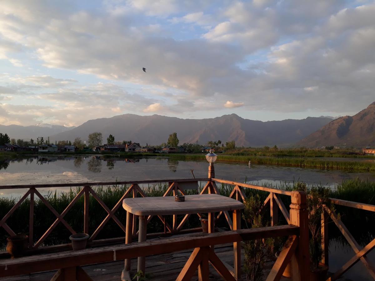 Houseboat Zaindari Palace Srīnagar Dış mekan fotoğraf