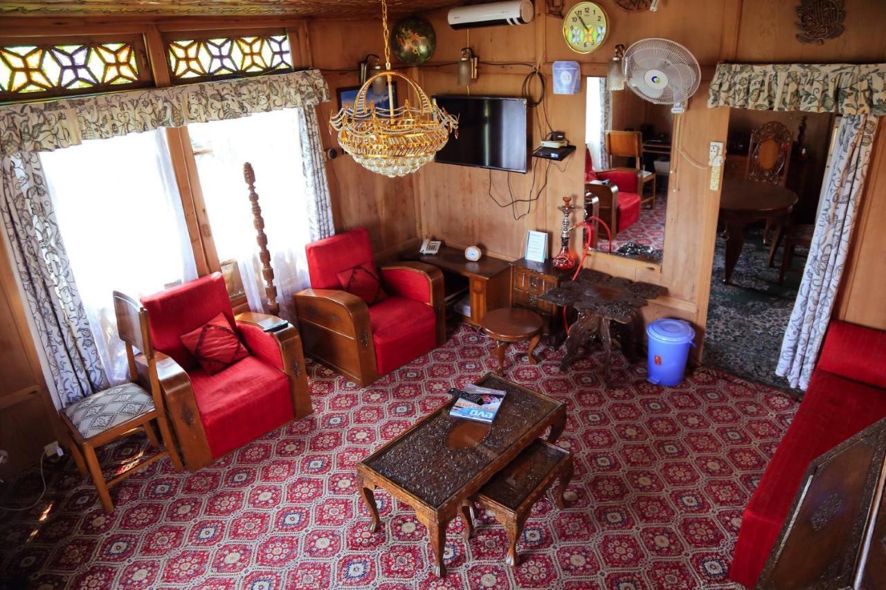 Houseboat Zaindari Palace Srīnagar Dış mekan fotoğraf