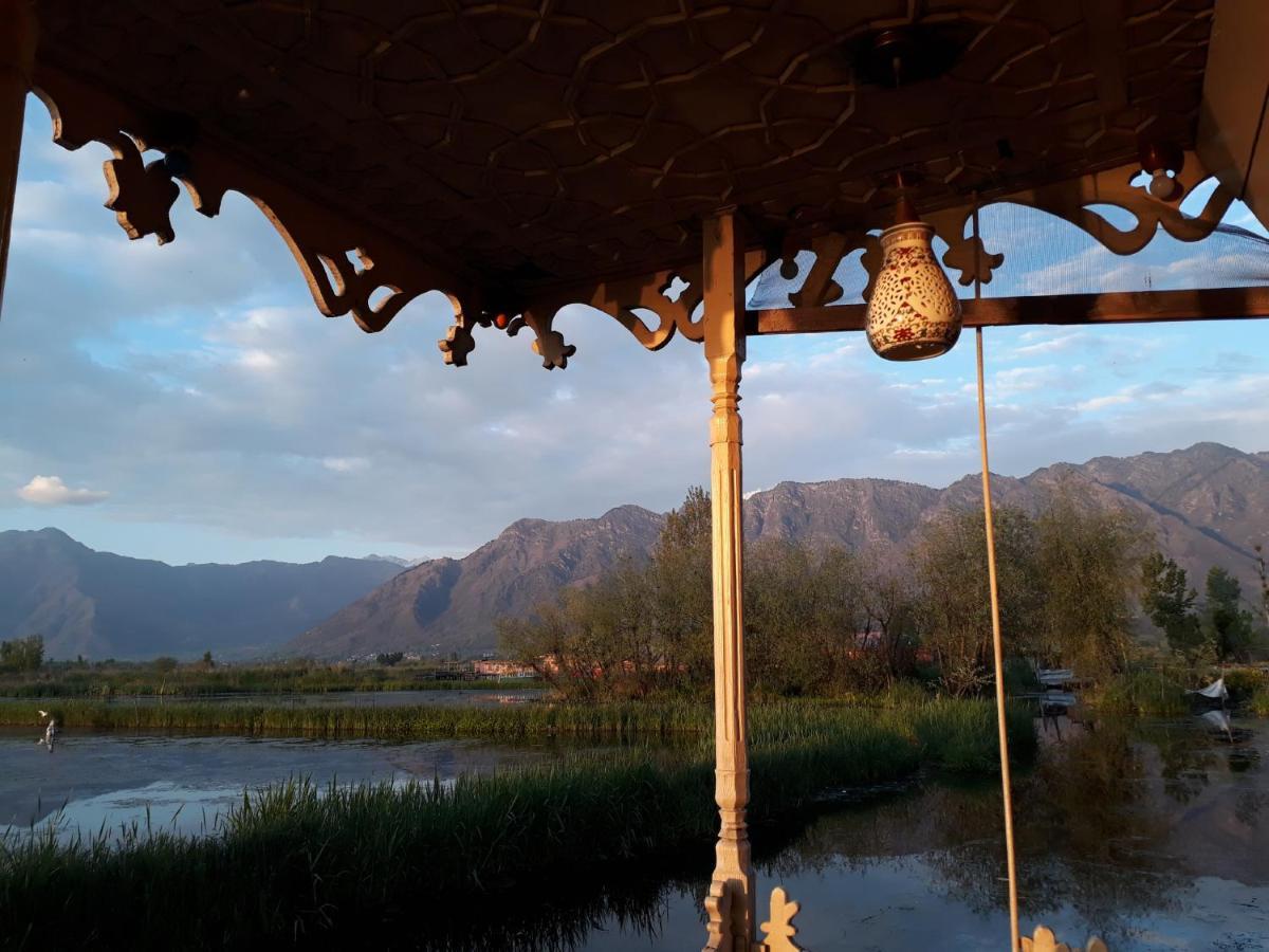 Houseboat Zaindari Palace Srīnagar Dış mekan fotoğraf